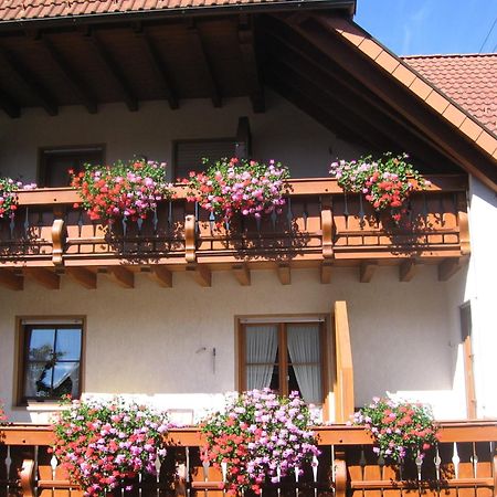 Hotel Gasthaus Zum Hirschen Simonswald Exterior photo